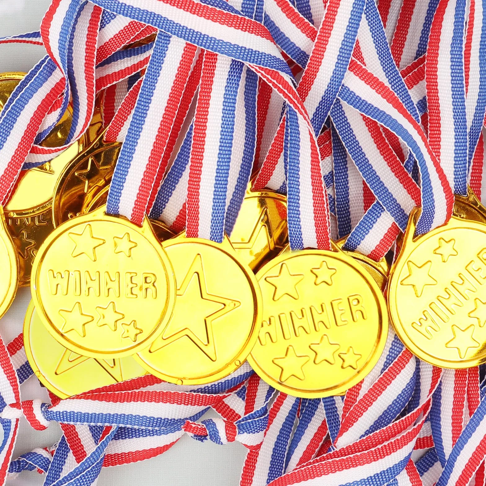 Medaglie per Bambino Plastiche Winner, Nastro Medaglia Oro Vincitore, Bomboniere per Giochi